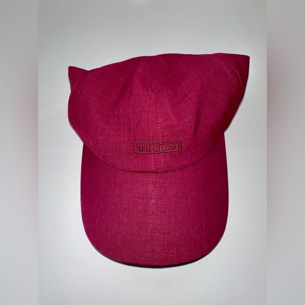 Lululemon New Women’s Running Hat in Magenta
